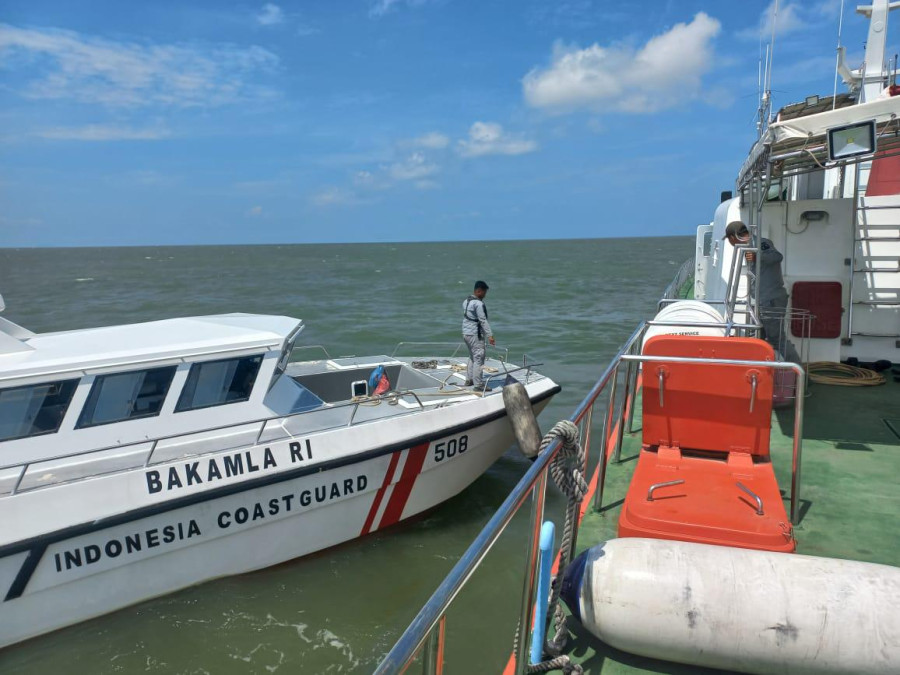 Kapal Tebalik di Perairan Batam Bakamla Kerahkan Bantuan.Mencari i Korban