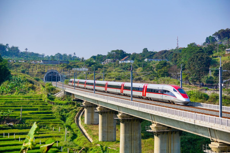Selama Sembilan Bulan Kereta Cepat Whoosh Layani 10 Juta Penumpang