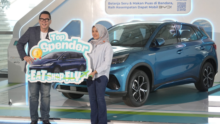 Annisa Dpat Hadiah Utama Mobil Listrik BYD M6 Dari InJourney Airport
