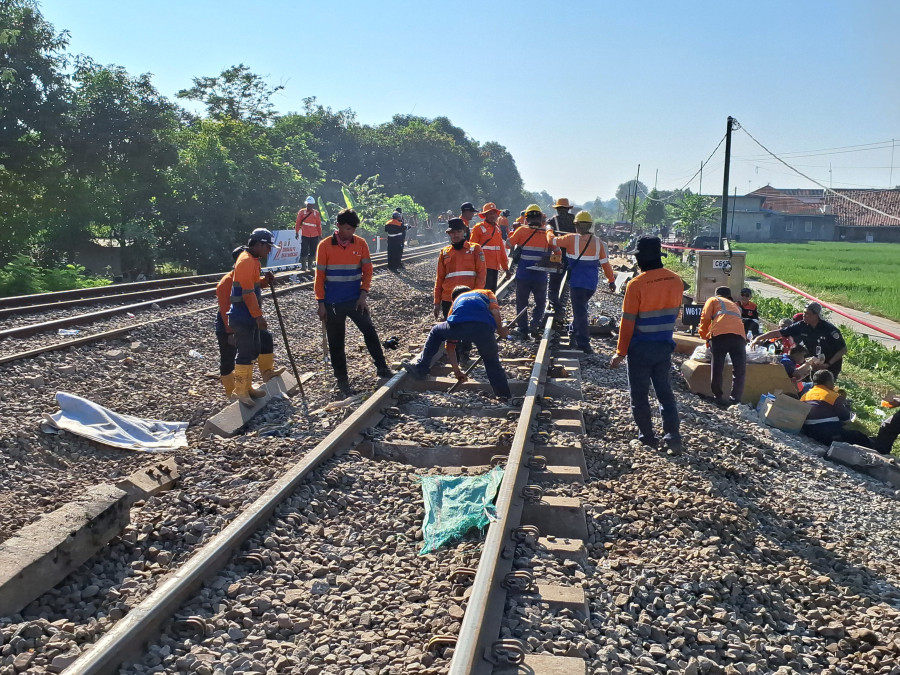 Lima Kereta Rangkaian Argo Bromo Yang Anjlok Berhasil Diatasi