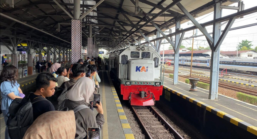 Pasca Kerusuhan Pelayanan KAI Commuter Tetap Normal