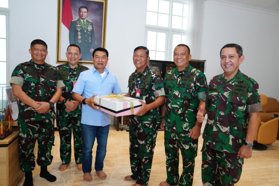 Mabes TNI Pererat Silaturahmi dengan Sesepuh