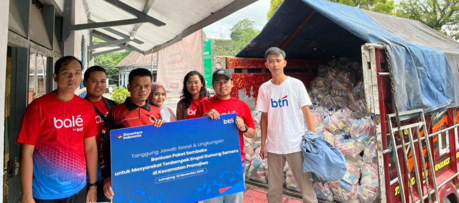 BTN Salurkan Paket Sembako untuk Warga Terdampak Erupsi Semeru
