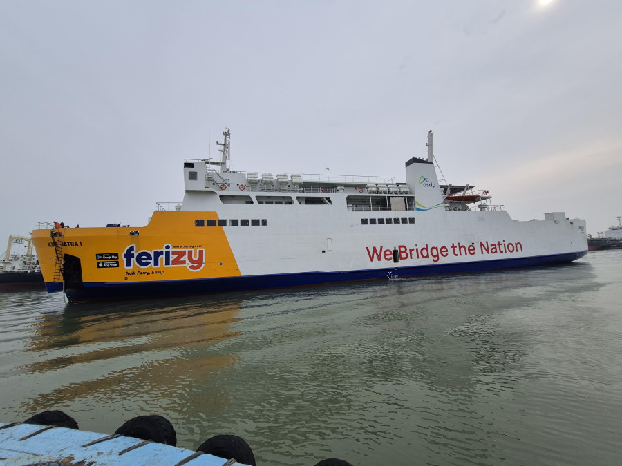 ASDP Kerahkan KMP Jatra I dan II Mengangkut Bantuan ke Kawasan Bencana di Sumatera