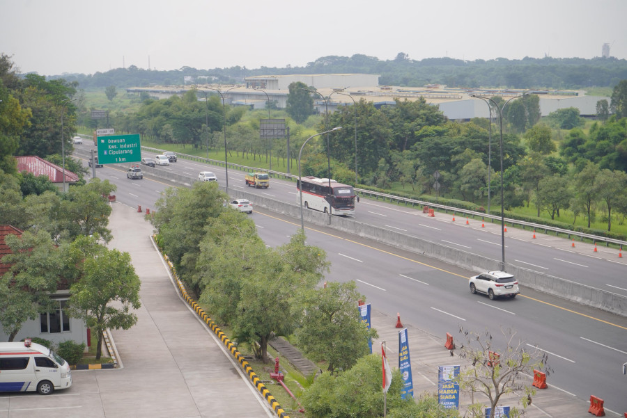 Kendaraan Mudik Libur Nataru Masih Ramai Melintas di Tol  Trans Jawa 