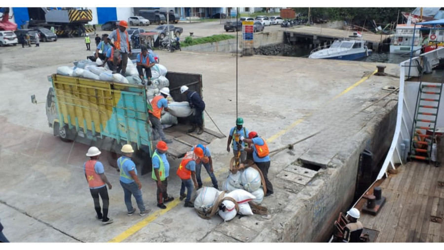 Pelindo Layani 127 Kujuungan Kapal Bantuan Kemanusiaan Bencana Alam di Aceh dan Sumatera