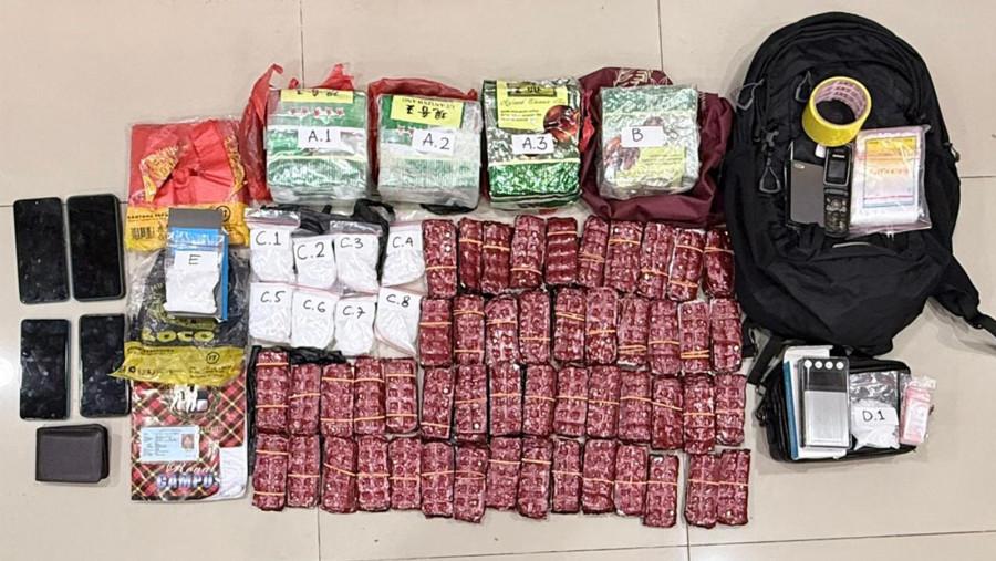 Dua Pengedar  Narkoba Ditangkap Dengan  27,168 Kg Sabu  dan 5.000 Butir Happy Five 
