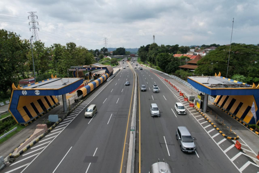 Volume Kendaraan Meningkat Tol Semarang Seksi A,B,C Berlakukan One Way Lokal