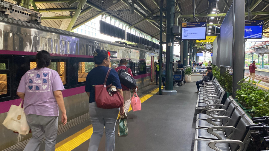 Update Longsori Jalur KA Wilayah Bandung Barat,  Enam Perjalanan KA  Dibatalkan dan Dialihkan
