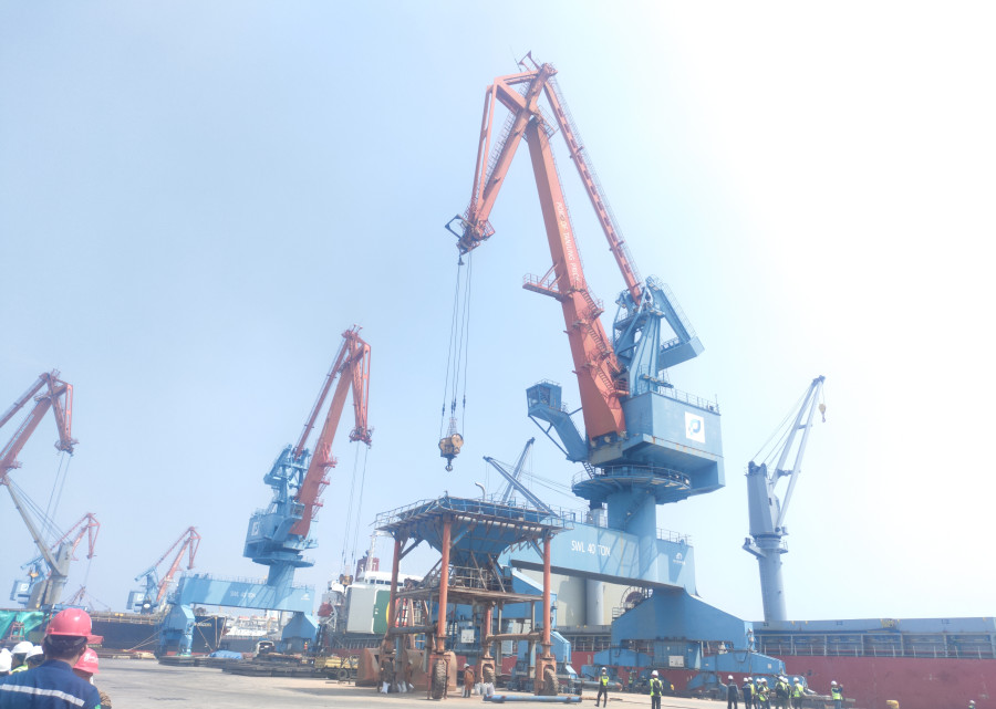 Kontributor Utama, PTP Nonpetikemas Cabang Tanjung Priok Bongkar 36.984 Ton Steel Slab