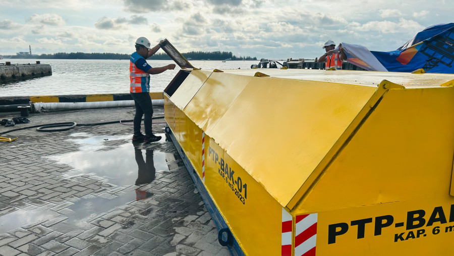 PTP Nonpetikemas Cabang Bengkulu Operasikan Layanan Drop Tank  Untuk Curah Cair