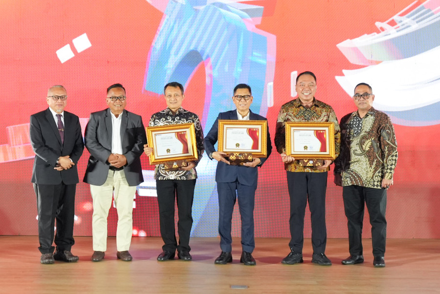 Dirut Jasa Marga Raih Penghargaan  The Strategic Leader of National Impact