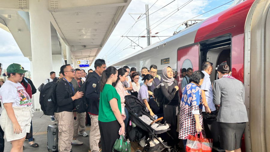 Dalam Satu Pekan Volume Penumpang Whoosh Capai 126 Ribu