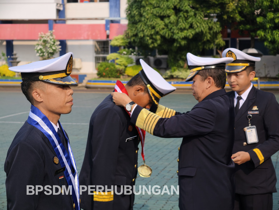 80 Persen Perdagangan Global Melalui Laut, 320 Perwira Laut Diwisuda