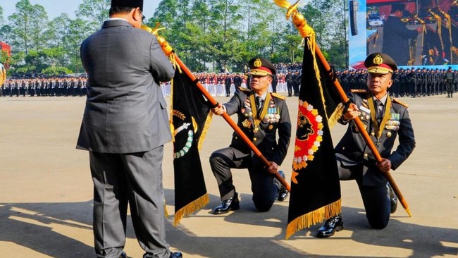 Presiden RI Anugerahkan Tanda Kehormatan Kepada Polda Metro Jaya