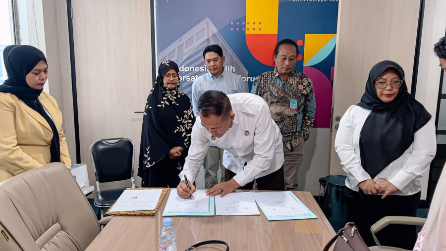 Ahli Waris ABK yang Hilang di Laut Terima Santunan Aduransi Senilai  Rp 1,1 Miiar