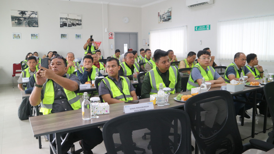 DAMRI Bagikan Pengalaman Pengelolaan Ekosistem Bus Listrik