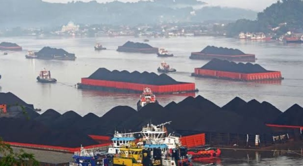 Pelayaran di Selat Sunda Waspadai Lontaran Vulkanik Erupsi  Anak Gunung Krakatau