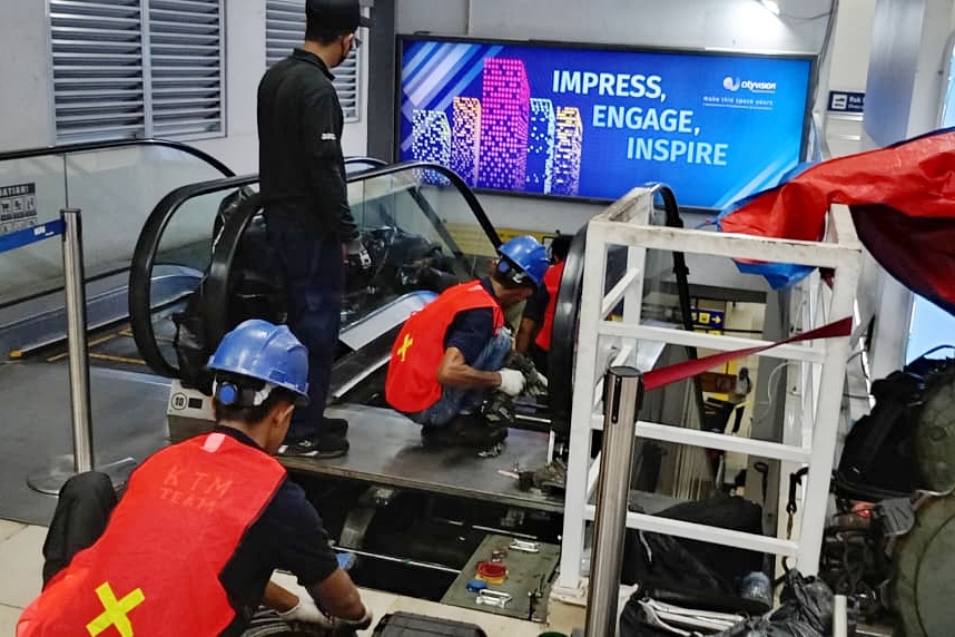 Eskalator  Stasiun Bukit Duri Rusak KAI Commuter Pastikan  Sehera Beroperasi