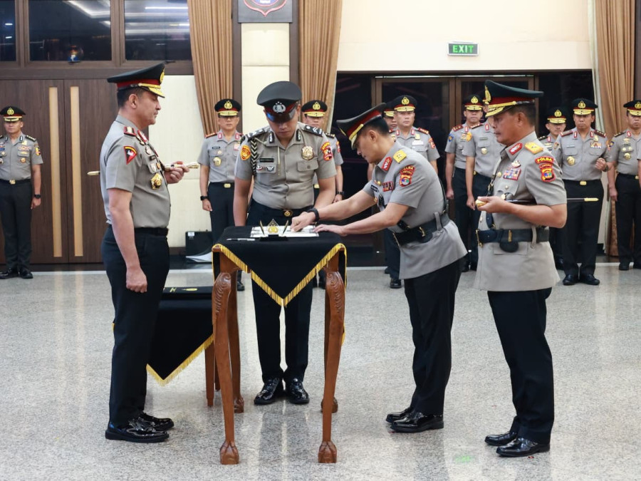 Kakorlantas dan Tiga Kapolda Diserahterimakan di  Mabes Polri