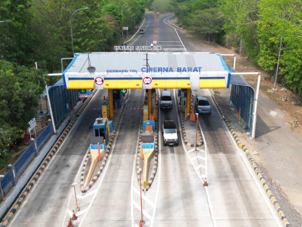 Gerbang Tol Ciperna Ruas Tol Palimanan–Kanci Dukung Kelancaran Lalu Lintas Akses  Wisata Linggarjati
