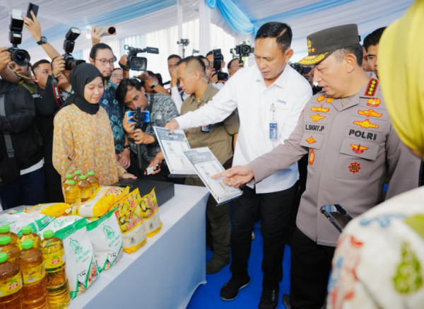 Polri dan Perum Bulog Resmikan  Gerakan Pangan Murah Seluruh Indonesia