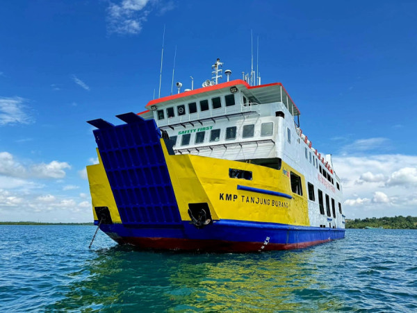 Penumpang di Lintasan Penyeberangan Telaga Punggur–Tanjung Uban  Meningkat