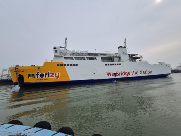 ASDP Kerahkan KMP Jatra I dan II Mengangkut Bantuan ke Kawasan Bencana di Sumatera