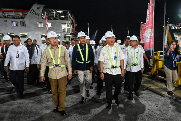 Menhub Dudy  Tinjau Tiga Pulau di Wilayah Timur  Pastikan Kesiapan Hadapi Nataru