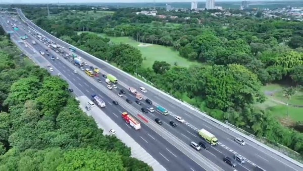 Volume Lalu Lintas Melalui Ruas Layang MBZ  Pada H-6 Libur Panjang Nataru  Meningkat 