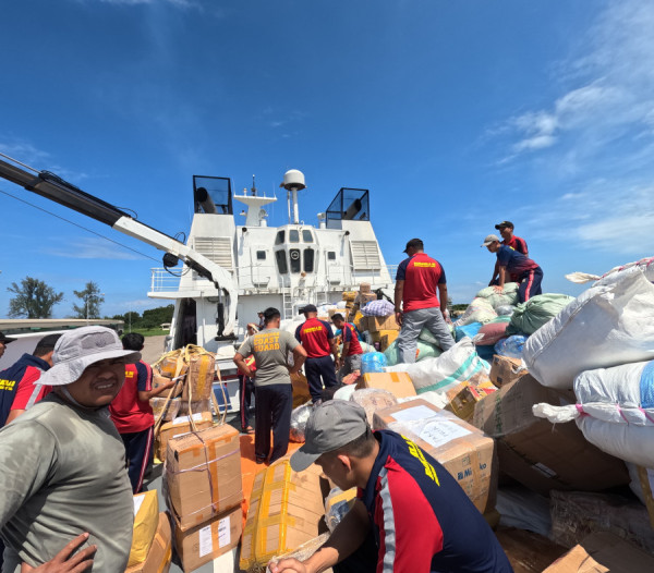Bakamla RI Salurkan 92,2 Ton  Bantuan Kemanusiaan ke  Aceh