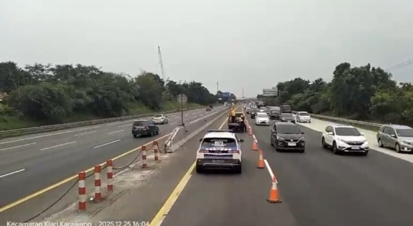 Contraflow KM 55 sampai  KM 65 Arah Cikampek  Dihentikan, Lalin Kembali Normal