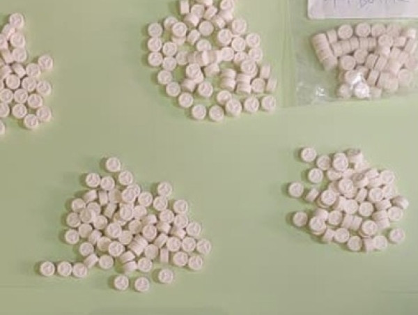 Peredaran Ekstasi di Apartemen Jakbar Digeruduk Polisi, 500 Butir Barang  Bukti