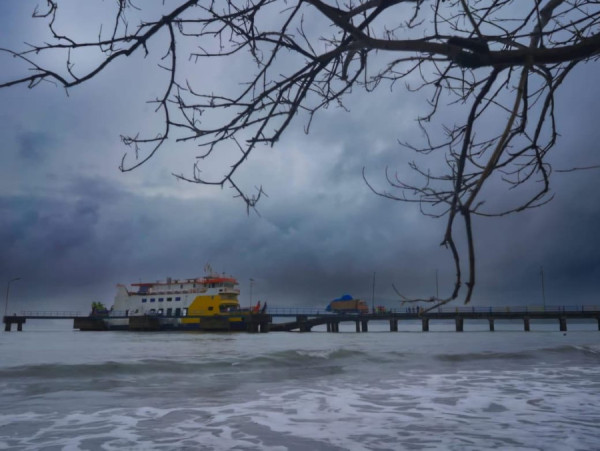 Cuaca Ekstrem Masih Terjadi Hingga 31 Januari, Potensi Itu Mengancam Lintas Penyeberangan Selat Sunda dan Bali