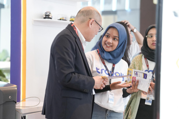 Hadir di Ajang IIMS 2026, Jasa Marga Perkenalkan Aplikasi Travoy  Pada Pecinta Otomotif