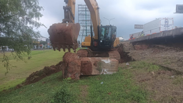 JTT Perkuat Stabilitas Lereng di Ramp Karawang Barat Yang Mengalami Pergeseran