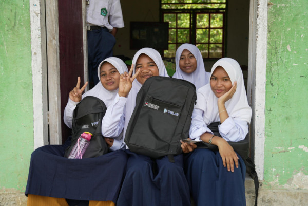PELNU Salurkan 2.000 Paket Perlengkapan Sekolah Kepada Para Siswa di Maluku 