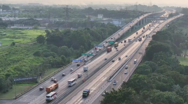 Pergerakan Kendaraan di Jalan Layang MBZ Mulai Meningkat Signifikan pada Malam Hari