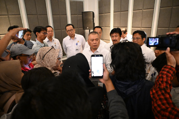 Ditemui Pelanggaran Angkutan Barang Saat Periode Angleb, Menhub Dudy soroti Sjumlah Titik Kemacetan