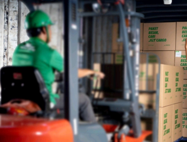 Pengiriman Barang  Antar Kota Tumbuh 50 Persen,  J&T Cargo :  Perlindungan Layanan