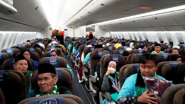 Pemerbangan Perdana Jemaah Haji Oleh Garuda Indonesia di Enam Embarkasi