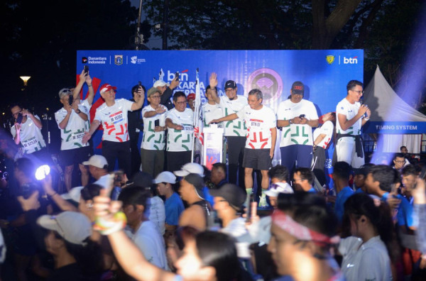 Ribuan Pelari Meriahkan BSN 5K di BTN Jakarta International Marathon 2026.   
