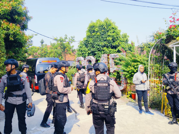 SDN 15  Srengseng Sawah Jaksel  Diancam Bom, Polisi Gerak Cepat Evakuasi Murid dan Guru