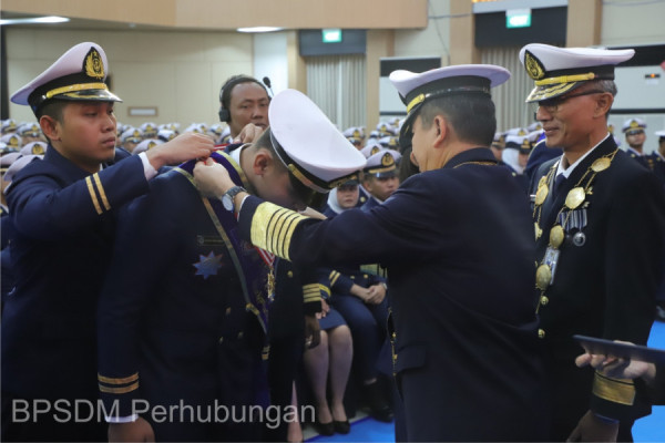 Kemenhub Wisuda 361 Perwira STIP Indonesia