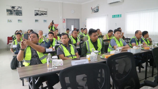 DAMRI Bagikan Pengalaman Pengelolaan Ekosistem Bus Listrik