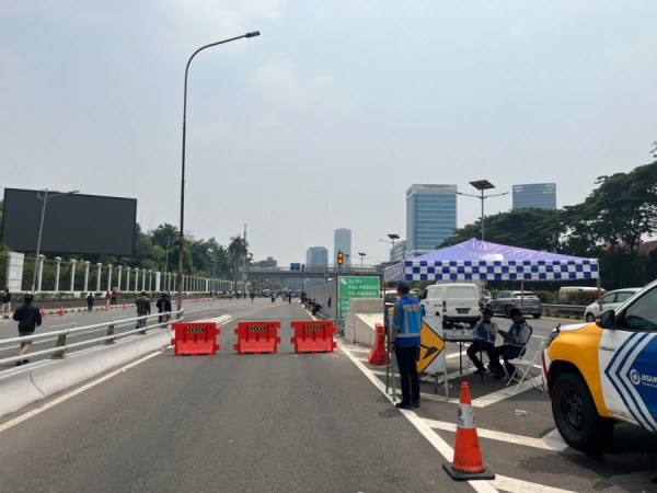 Aksi Unjum  Rasa Depan.Gedung DPR/MPR RI, Jasa Marga Tutup Sementara Akses  Keluar Tol Slipi