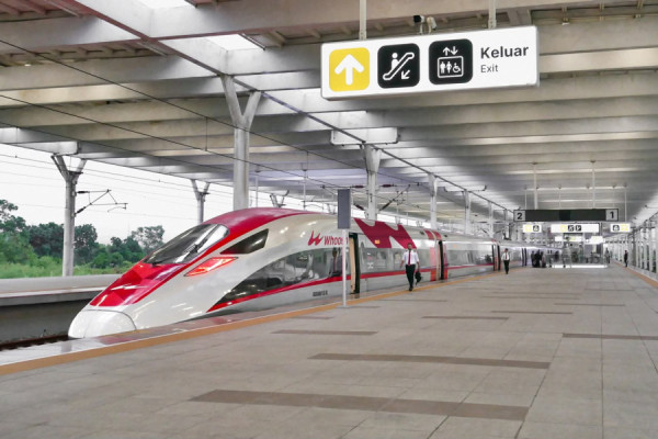 Operasional Whoosh Jakarta -Bandung Normal