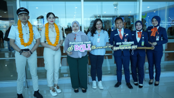 Maskapai Super Air Jet Buka Penerbangan Bali - Bandung 