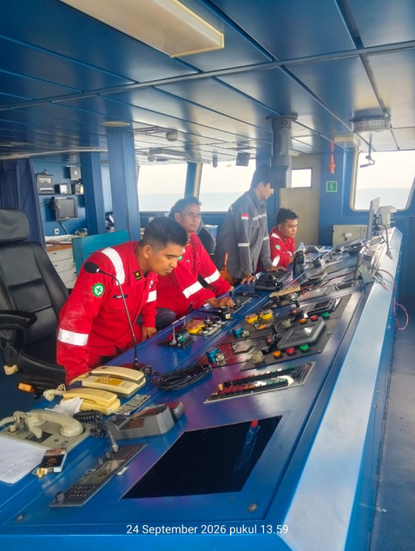 Hari ke-12 Tenggelamnya KMP Virgo Transport 8, Kemenhub Kirim KN Kunyit Angkut Reefer Container ke Ring 1 Area Operasi