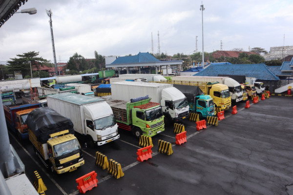 Arus Truk Logistik Ketapang–Gilimanuk Meningkat,  6.082 Truk Menyeberang dalam Tiga Hari 